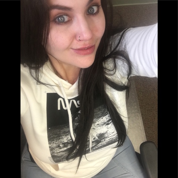 Meet your Posher, Billie - Picture 2 of 3